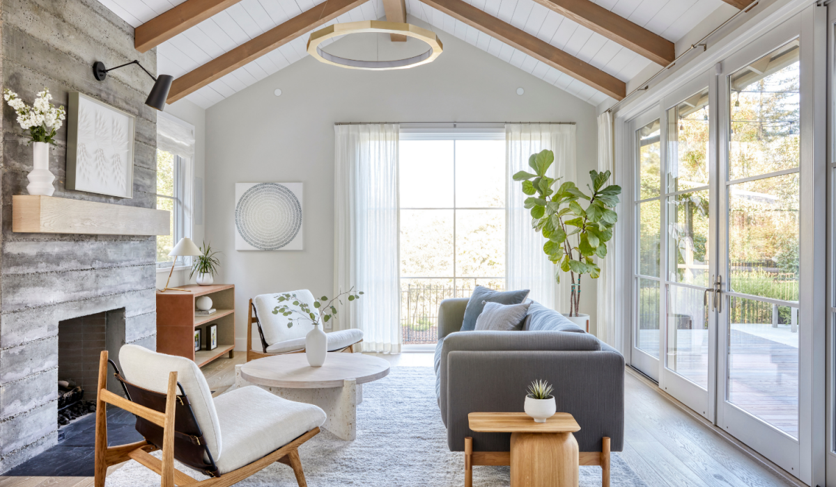 coddington-design-bay-area-2022-design-trends-living-room-with-modern-furnishings