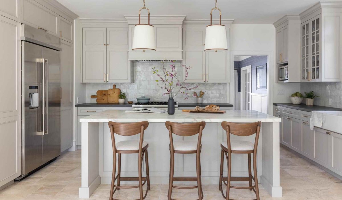 coddington-design-san-francisco-bay-area-when-to-hire-an-interior-designer-transitional-kitchen-design-zellige-tile-custom-cabinetry-refined-luxury-interior-design
