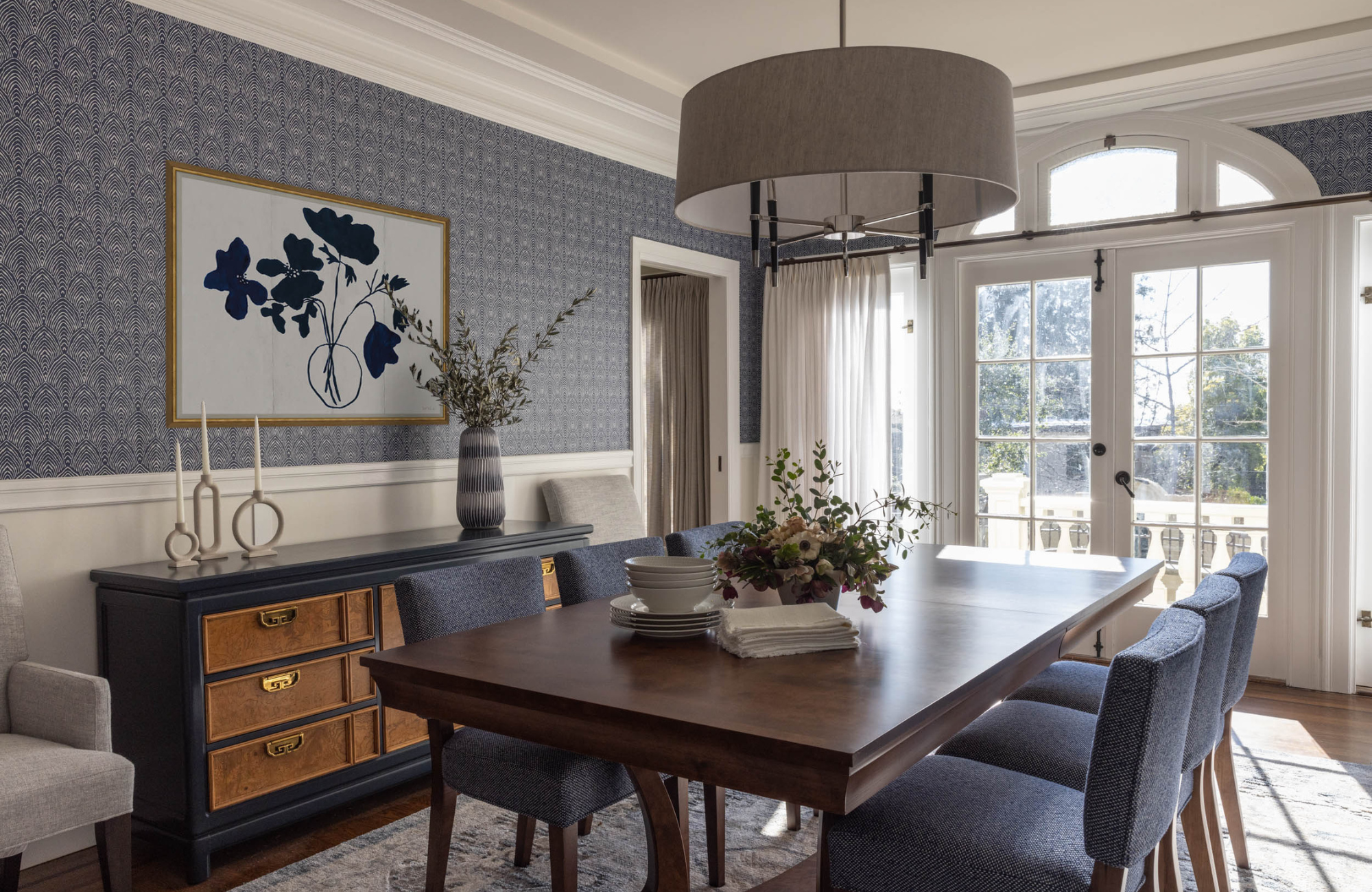 coddington-design-mill-valley-ca-interior-designer-secrets-enjoying-every-room-dining-room-blue-patterened-wallpaper-modern-art-upholstered-chairs