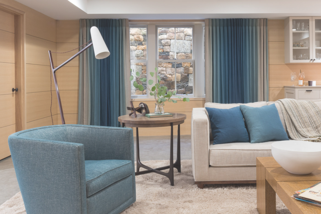 coddington-design-ross-ca-window-treatments-ombre-blue-drapes-in-living-area