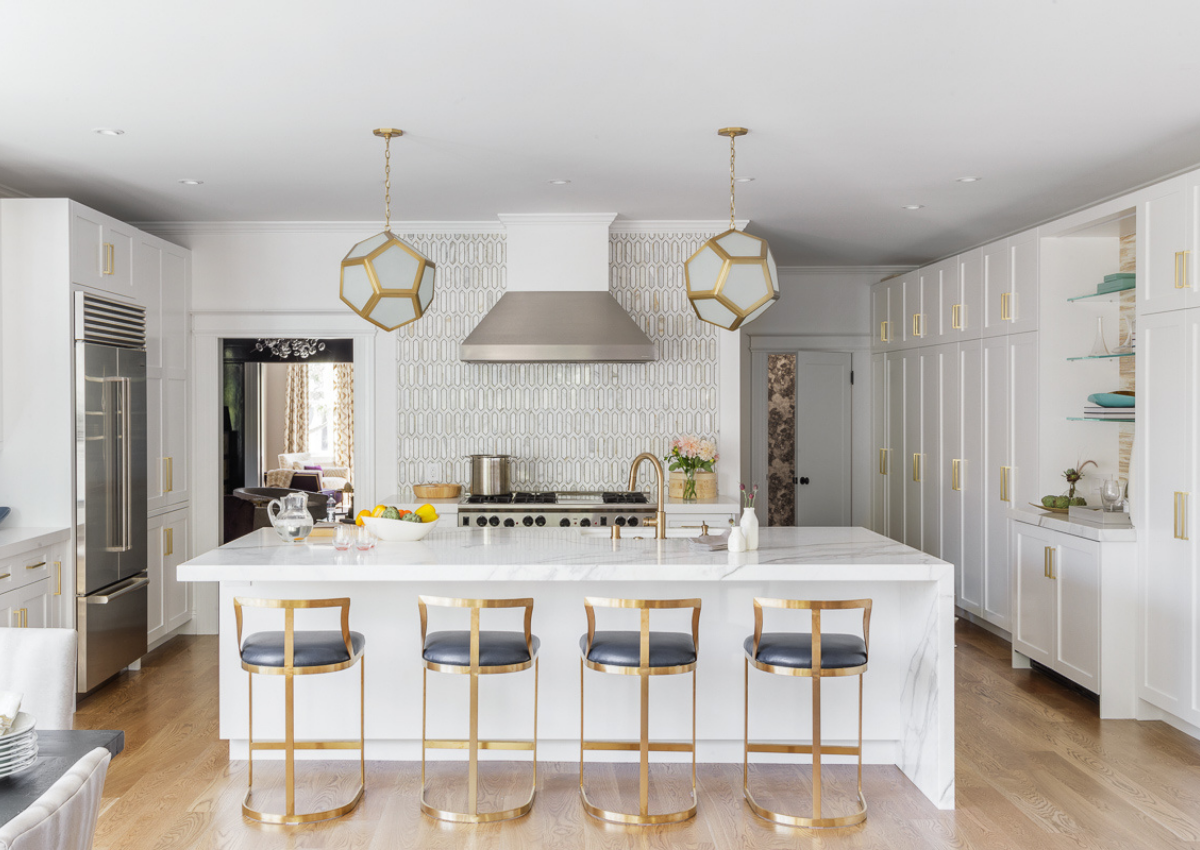 coddington-designs-san-francisco-ca-moving-homes-luxury-kitchen-geometric-pendants-over-kitchen-island-gold-accents